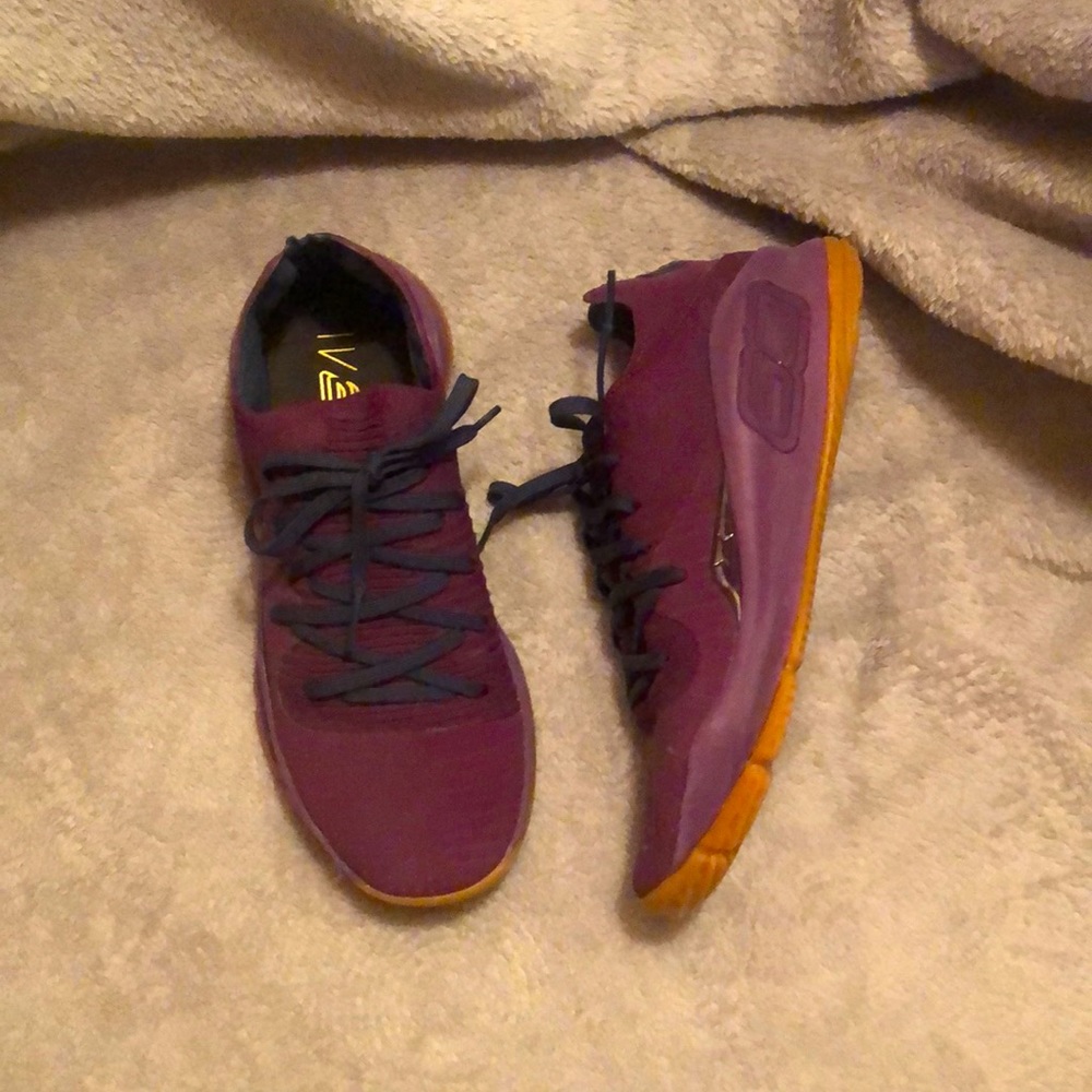 Burgundy under armor shoes